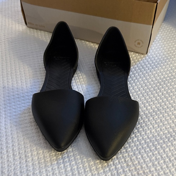 Native Shoes Audrey Black Women's Flats - Picture 1 of 3